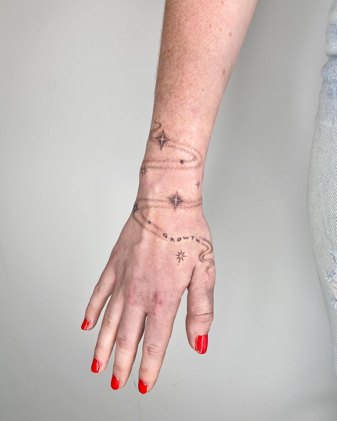 Elegant design embodying the theme of growth