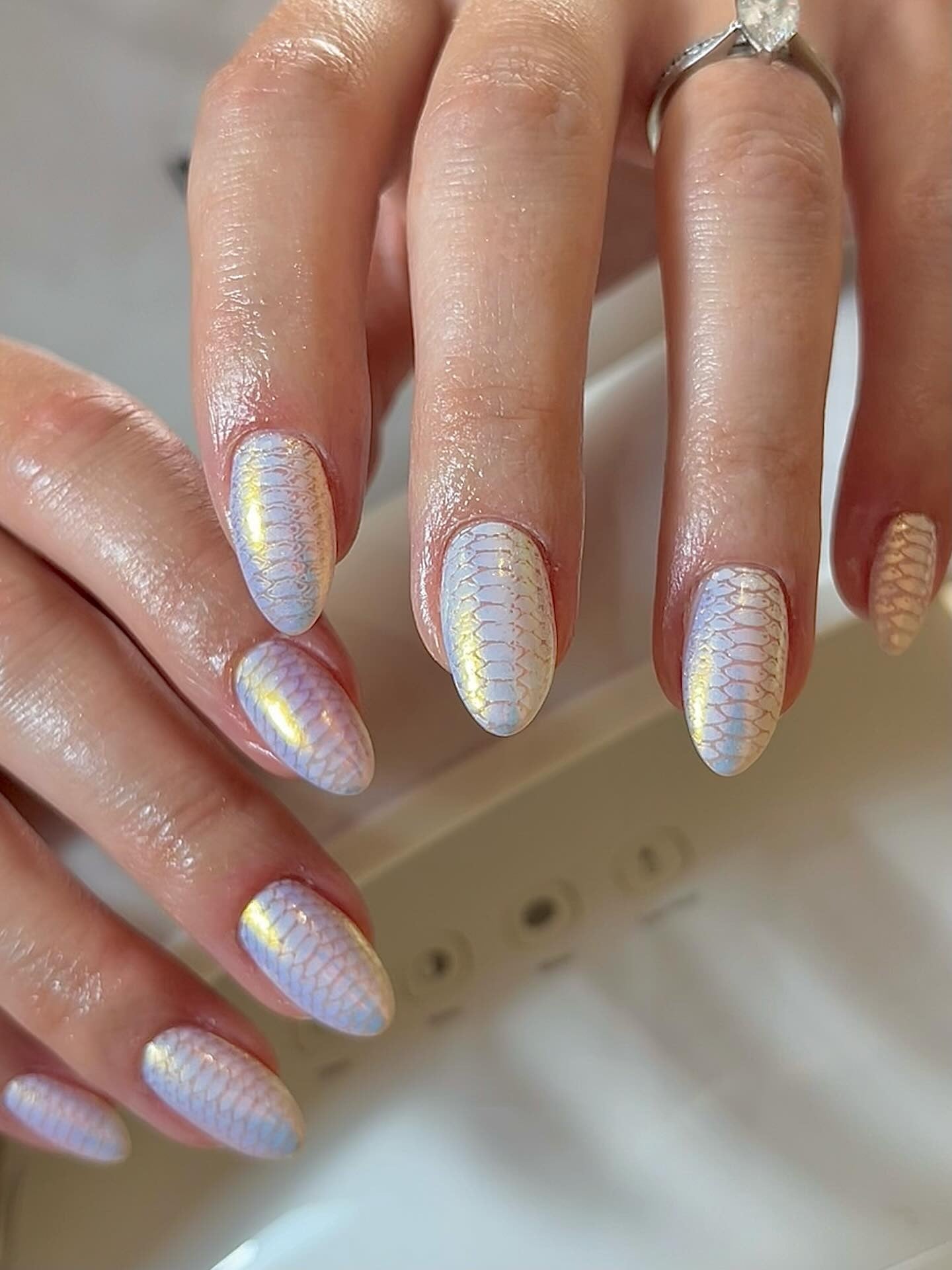 1. Iridescent Mermaid Chrome Nails (Chrome Nail Ideas)