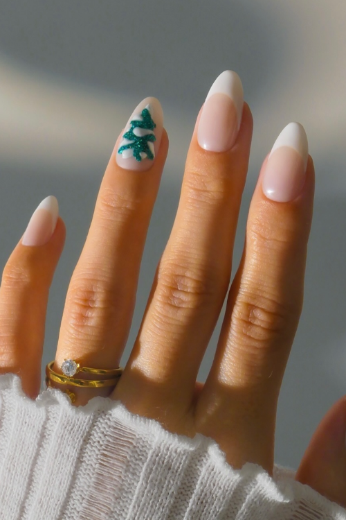 21 Simple Christmas Nails for Girls Who Like Pretty Without the Drama