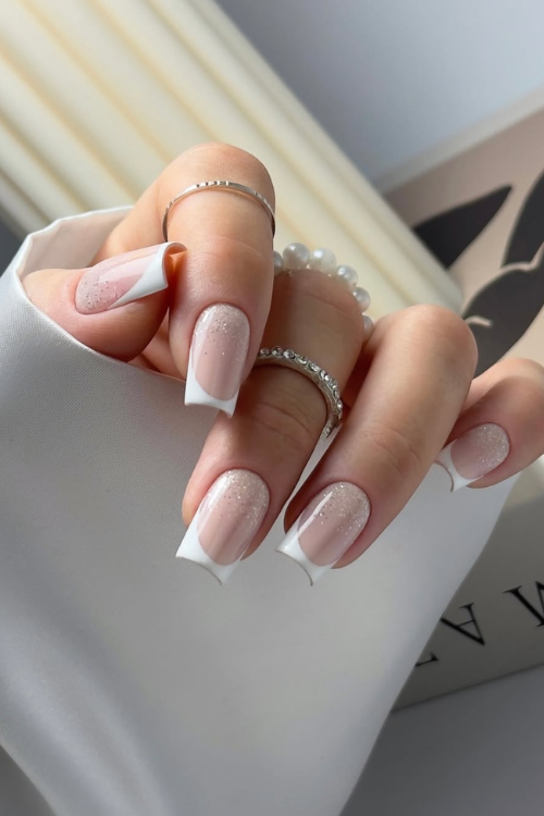 21 Simple Christmas Nails for Girls Who Like Pretty Without the Drama