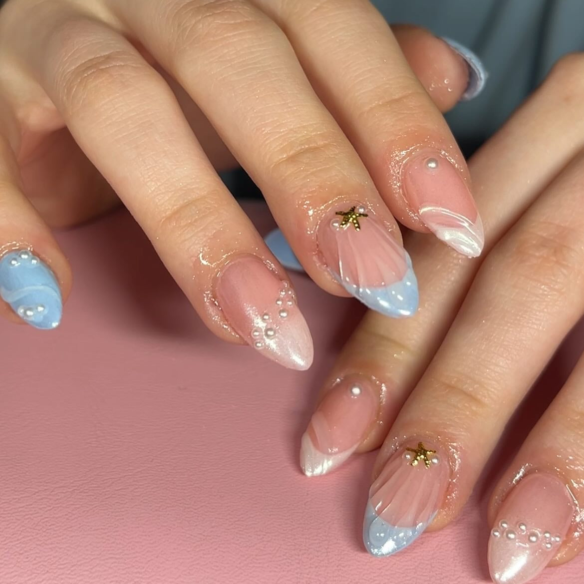10. Pastel Pearl Seashell Nails (Beach Nail Ideas)