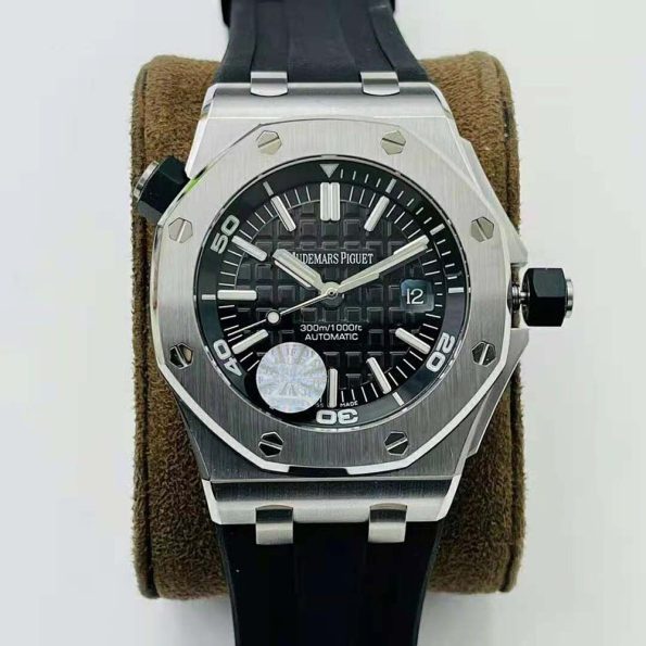 Audemars-Piguet-Men-Royal-Oak-Offshore-Diver-42-mm-in-Stainless-Steel-Black-2.jpg