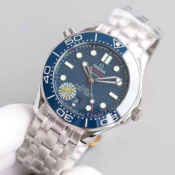 Omega-Men-Seamaster-Diver-300M-Co‑Axial-Master-Chronometer-42-mm-in-Stainless-Steel-Blue-4.jpg