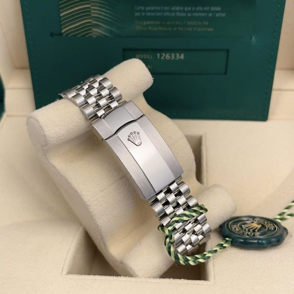 Rolex-Datejust-41-‘Blue-Roman-Dial-Jubilee_4.jpg