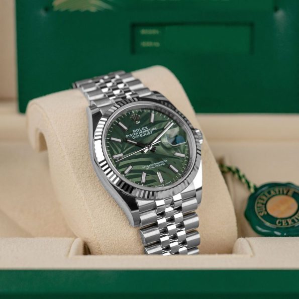 Rolex-Datejust-Oyster-41-mm-Oystersteel-Mint-Green-Dial-Fluted-Bezel-Jubilee-Bracelet2.jpg