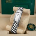Rolex-Datejust-Oyster-41-mm-Oystersteel-Mint-Green-Dial-Fluted-Bezel-Jubilee-Bracelet1.jpg