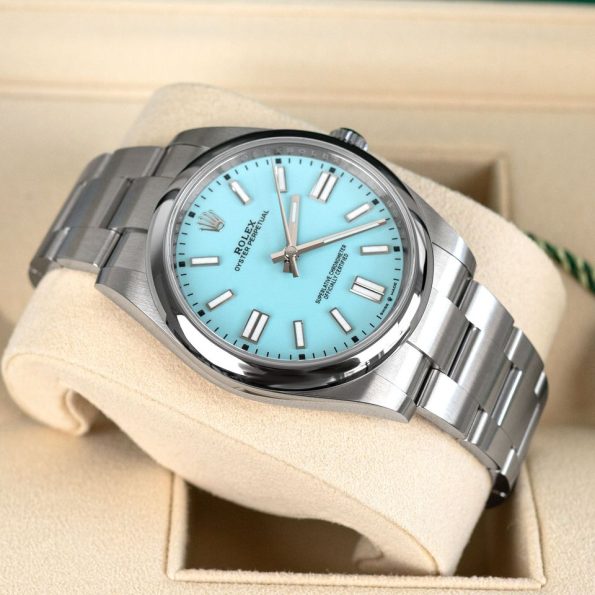 Rolex-Oyster-Perpetual-41mm-Turquoise-Tiffany-Blue-Dial7-1.jpg