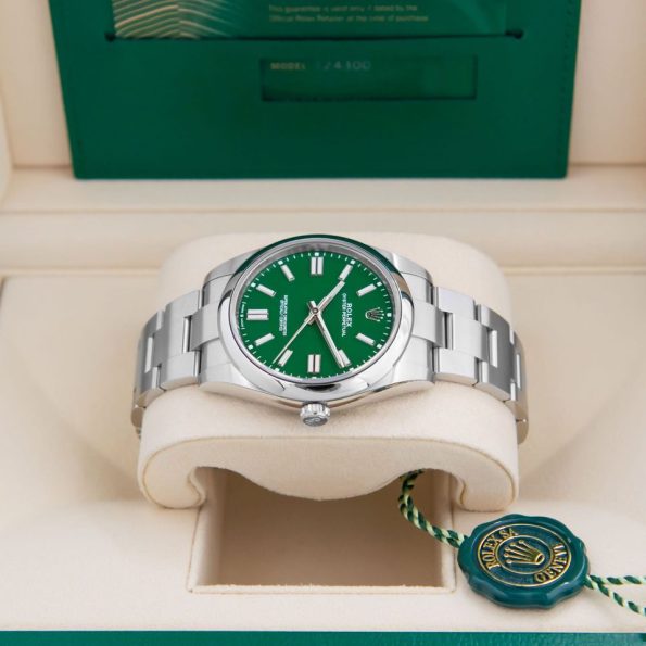 Rolex-Oyster-Perpetual-41mm-green-Dial.jpg