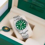 Rolex-Oyster-Perpetual-41mm-green-Dial11.jpg
