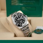Rolex-Submariner-41mm-Date-Black-Dial-Oyster4.jpg